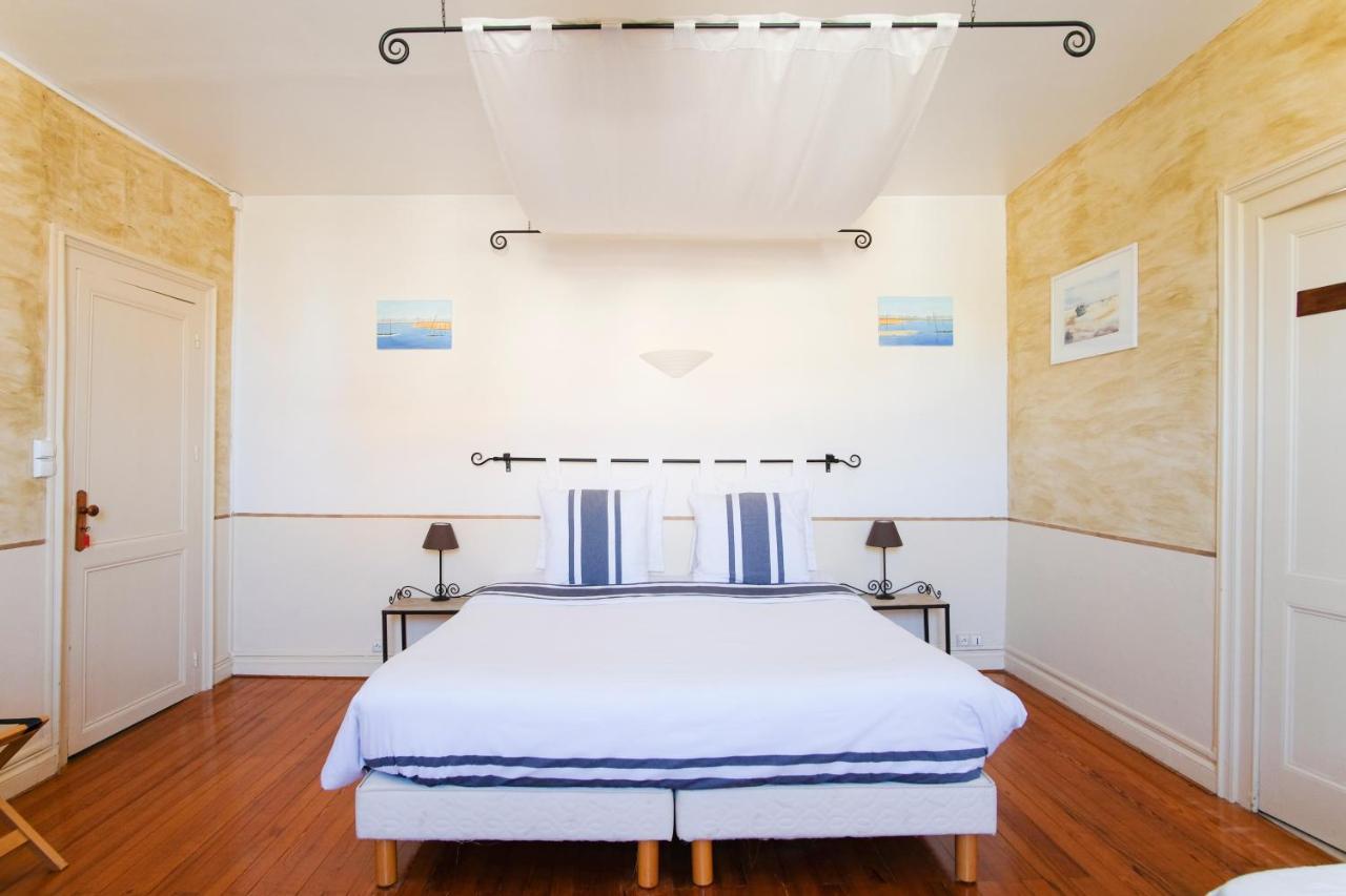 Les Gues Rivieres Bed and Breakfast Pujols  Buitenkant foto